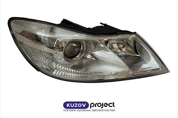Фара правая c электрическим корректором Skoda Octavia (A5) 2008-2013 (Китай)